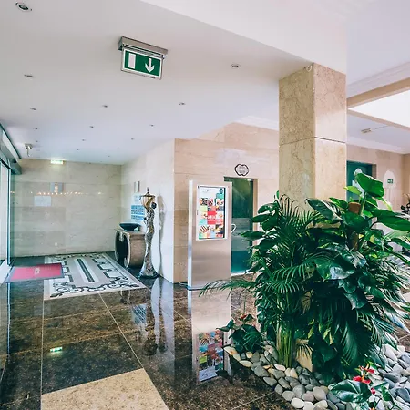 Ξενοδοχείο με διαμερίσματα Grand Muthu Da Oura 5*