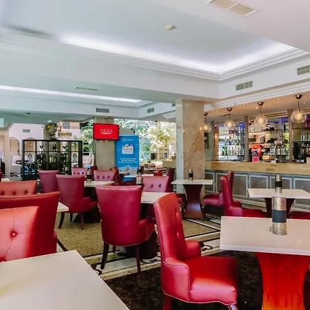 Ξενοδοχείο με διαμερίσματα Grand Muthu Da Oura 5*